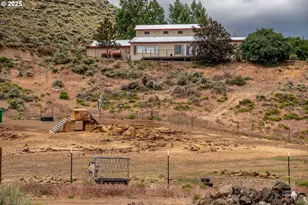 82678 Shotgun Pass Ln, Christmas Valley, OR 97641 - Photo 28