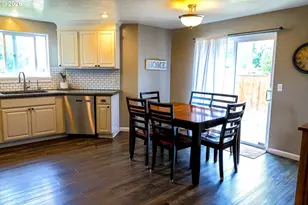 1145 S 6th St, Harrisburg, OR 97446 - Photo 6