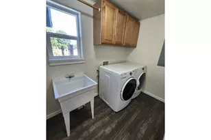 1145 S 6th St, Harrisburg, OR 97446 - Photo 12