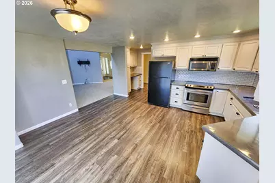 1145 S 6th St, Harrisburg, OR 97446 - Photo 8