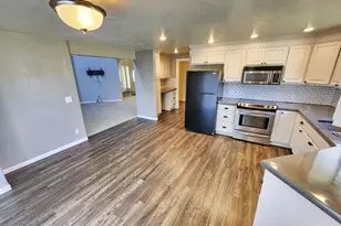 1145 S 6th St, Harrisburg, OR 97446 - Photo 8