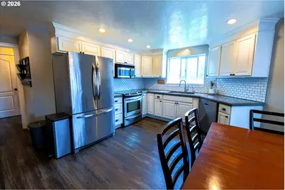1145 S 6th St, Harrisburg, OR 97446 - Photo 8
