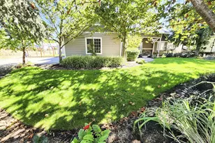 1145 S 6th St, Harrisburg, OR 97446 - Photo 4