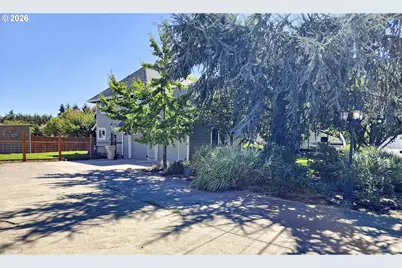 1145 S 6th St, Harrisburg, OR 97446 - Photo 6