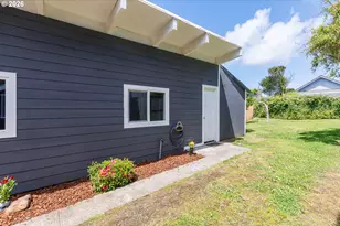 1409 NW 14th St, Lincoln City, OR 97367 - Photo 16