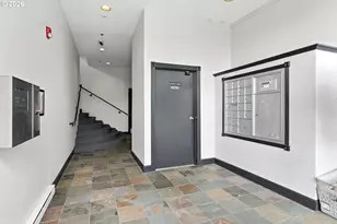 318 NE Roberts Ave, Gresham, OR 97030 - Photo 24