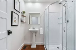 19065 NW Astoria Dr, Portland, OR 97229 - Photo 26