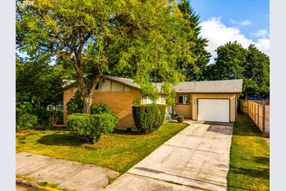 800 NE 15th St, McMinnville, OR 97128 - Photo 1