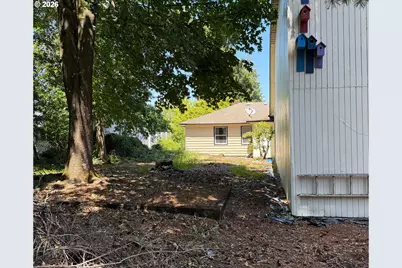 11016 NE Fargo St, Portland, OR 97220 - Photo 40