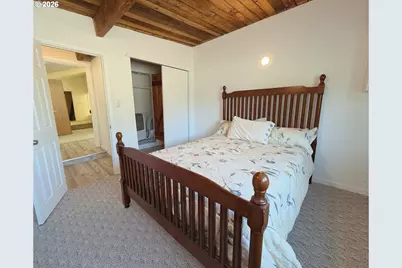 11016 NE Fargo St, Portland, OR 97220 - Photo 14