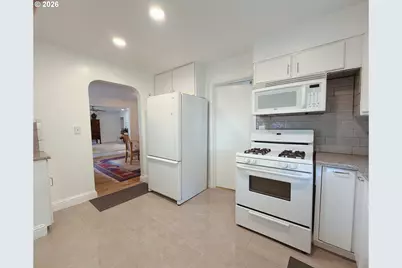 11016 NE Fargo St, Portland, OR 97220 - Photo 10