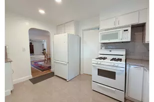 11016 NE Fargo St, Portland, OR 97220 - Photo 10