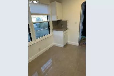 11016 NE Fargo St, Portland, OR 97220 - Photo 6