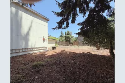11016 NE Fargo St, Portland, OR 97220 - Photo 38