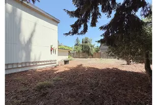 11016 NE Fargo St, Portland, OR 97220 - Photo 38