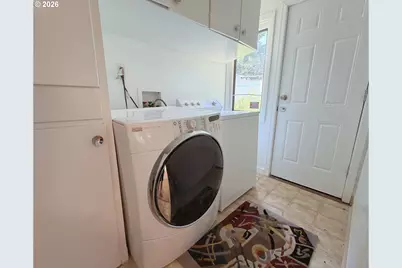 11016 NE Fargo St, Portland, OR 97220 - Photo 12