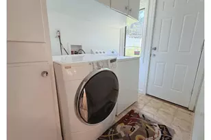 11016 NE Fargo St, Portland, OR 97220 - Photo 12