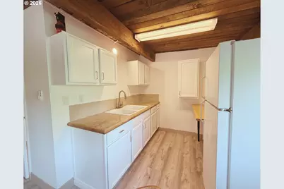11016 NE Fargo St, Portland, OR 97220 - Photo 36