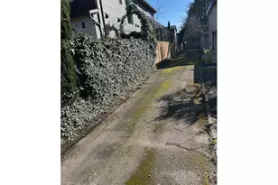 11016 NE Fargo St, Portland, OR 97220 - Photo 2
