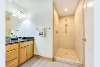 423 Chinook Ave, Astoria, OR 97103 - Photo 20