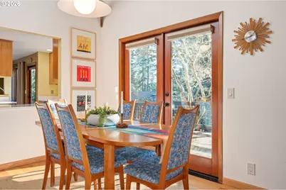 2311 Douglas Dr, Eugene, OR 97405 - Photo 14