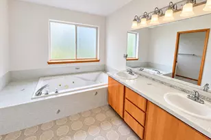 12289 SW Hollow Ln, Portland, OR 97223 - Photo 14