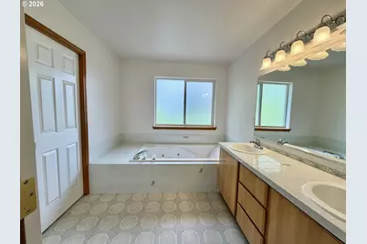 12289 SW Hollow Ln, Portland, OR 97223 - Photo 28