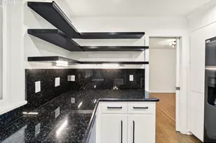 600 Maple St, Lake Oswego, OR 97034 - Photo 16