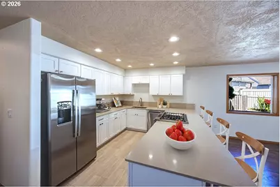 303 Avenue C, Seaside, OR 97138 - Photo 6