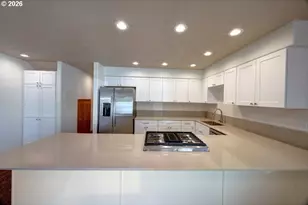 303 Avenue C, Seaside, OR 97138 - Photo 10