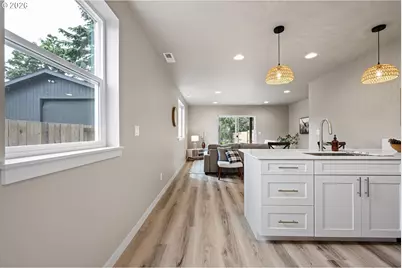 1946 7th St, Springfield, OR 97477 - Photo 12
