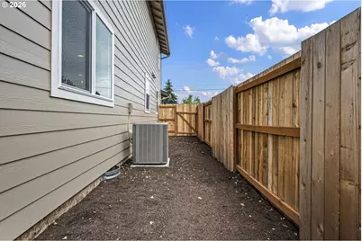 1946 7th St, Springfield, OR 97477 - Photo 46