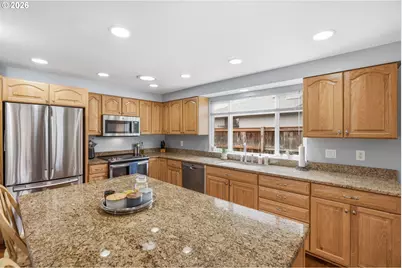 1025 S Fir Ct, Canby, OR 97013 - Photo 8