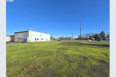 711 N Columbia River Hwy, Saint Helens, OR 97051 - Photo 4