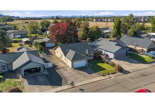 2658 S 12th St, Lebanon, OR 97355 - Photo 2