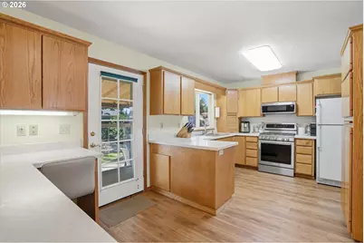 2658 S 12th St, Lebanon, OR 97355 - Photo 12