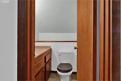 1115 SW Harbor Ave, Lincoln City, OR 97367 - Photo 32