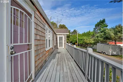 1115 SW Harbor Ave, Lincoln City, OR 97367 - Photo 44