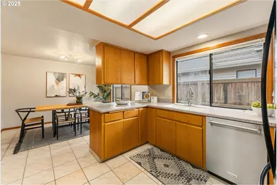 2315 NE 156th Pl, Portland, OR 97230 - Photo 6