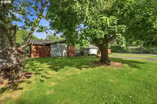 1422 SW Hensley Rd, Troutdale, OR 97060 - Photo 28