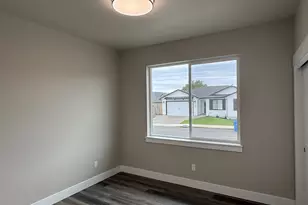 157 Elkton St, Sutherlin, OR 97479 - Photo 16