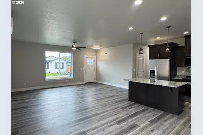 157 Elkton St, Sutherlin, OR 97479 - Photo 4