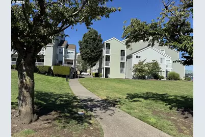 311 N Hayden Bay Dr, Portland, OR 97217 - Photo 1