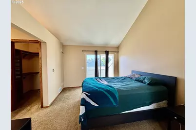 311 N Hayden Bay Dr, Portland, OR 97217 - Photo 36