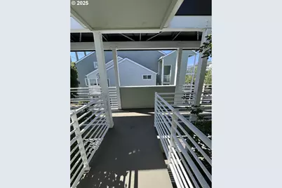 311 N Hayden Bay Dr, Portland, OR 97217 - Photo 8