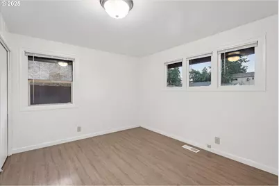 12030 NE Holladay St, Portland, OR 97220 - Photo 10