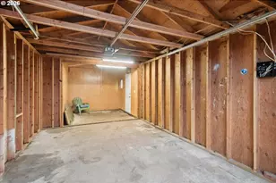 12030 NE Holladay St, Portland, OR 97220 - Photo 18