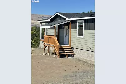 2743 E 9th St, The Dalles, OR 97058 - Photo 2