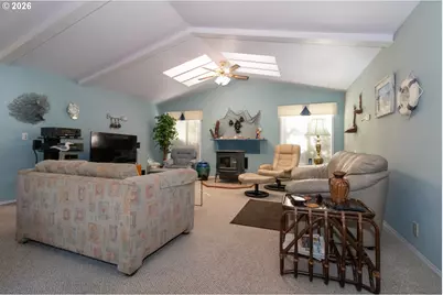 136 43rd Way, Florence, OR 97439 - Photo 6