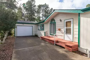 136 43rd Way, Florence, OR 97439 - Photo 2